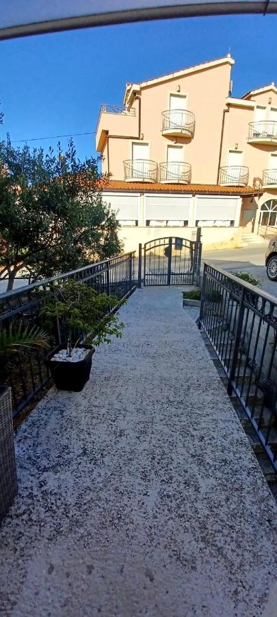 트로기르 Apartman Nives 아파트 외부 사진