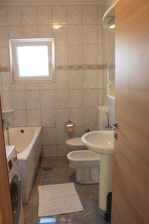 트로기르 Apartman Nives 아파트 외부 사진